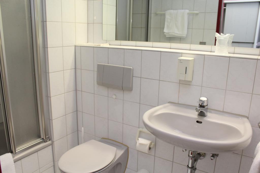 A.C. Hotel Hoferer Щутгарт Стая снимка