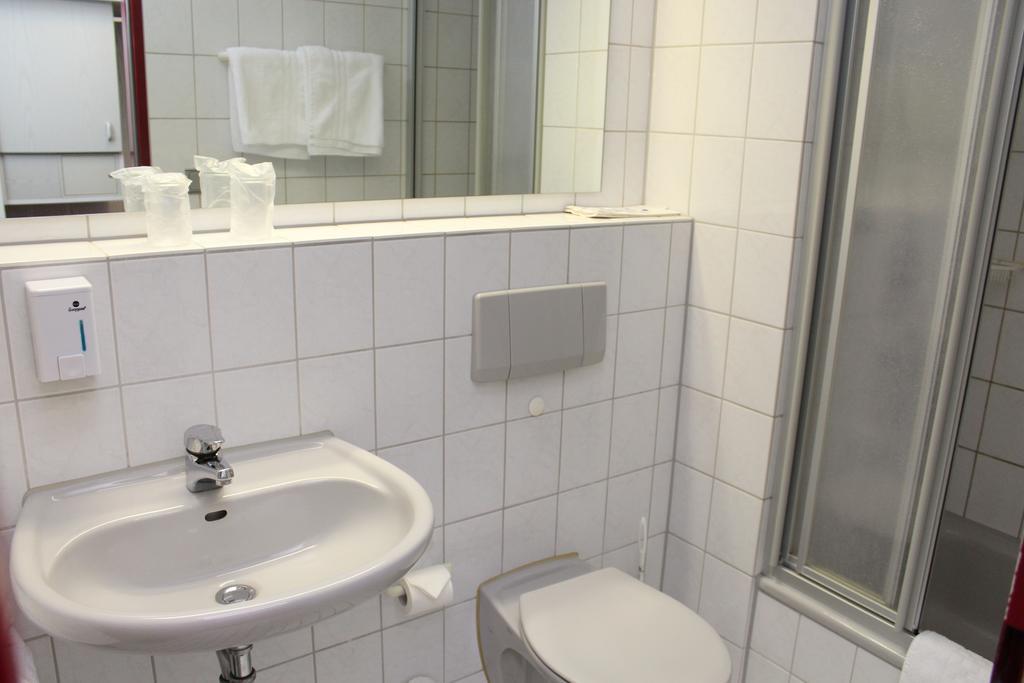 A.C. Hotel Hoferer Щутгарт Стая снимка