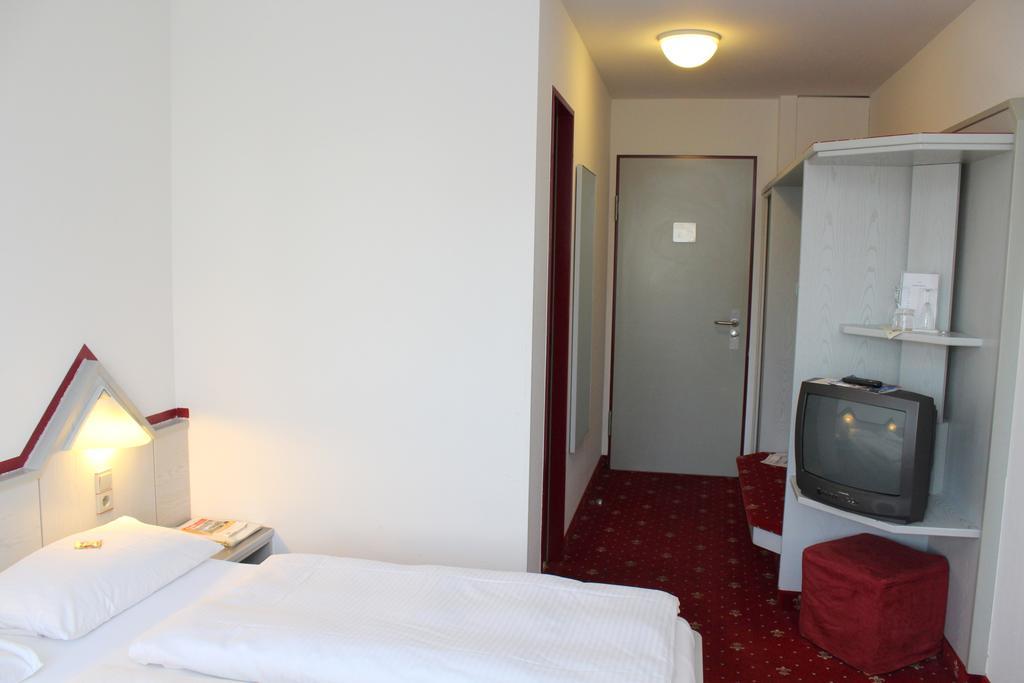A.C. Hotel Hoferer Щутгарт Стая снимка